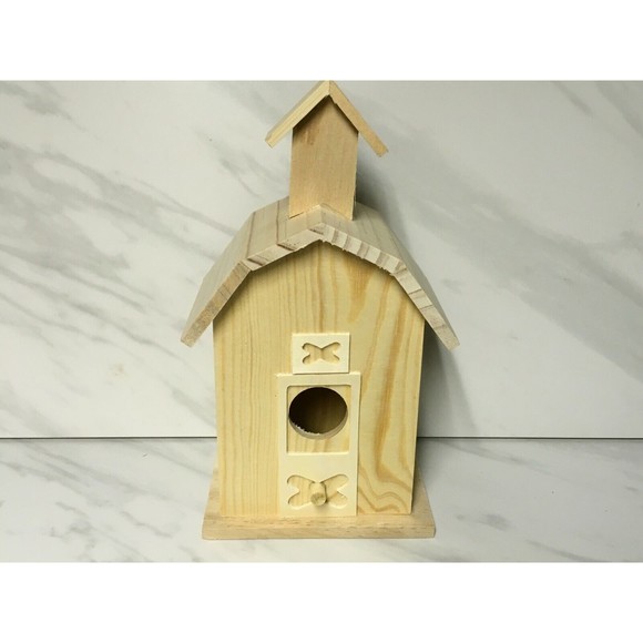 Darice Wood Barn birdhouse Unfinished